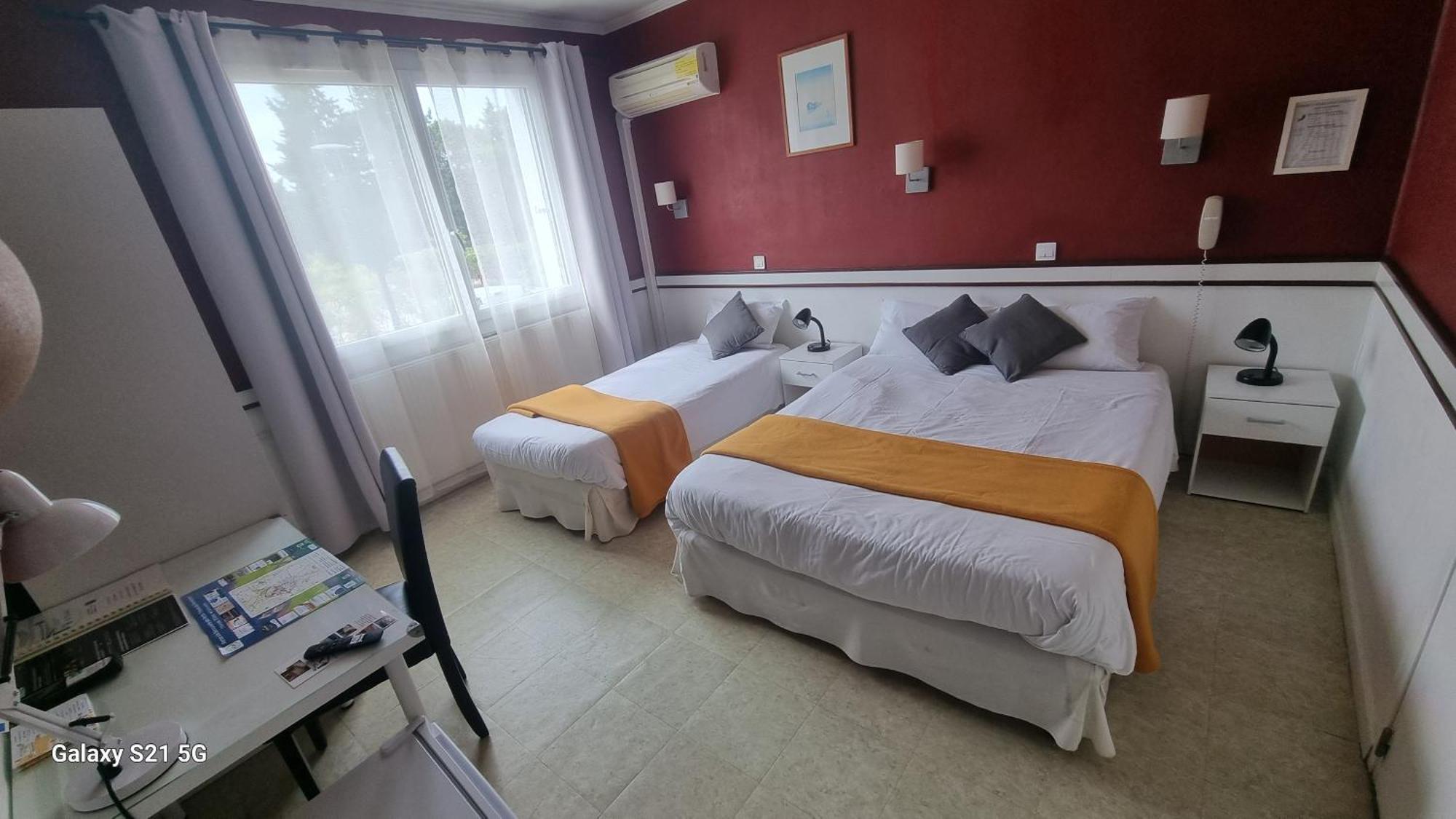 Hotel Du Tricastin П'єрлат Екстер'єр фото