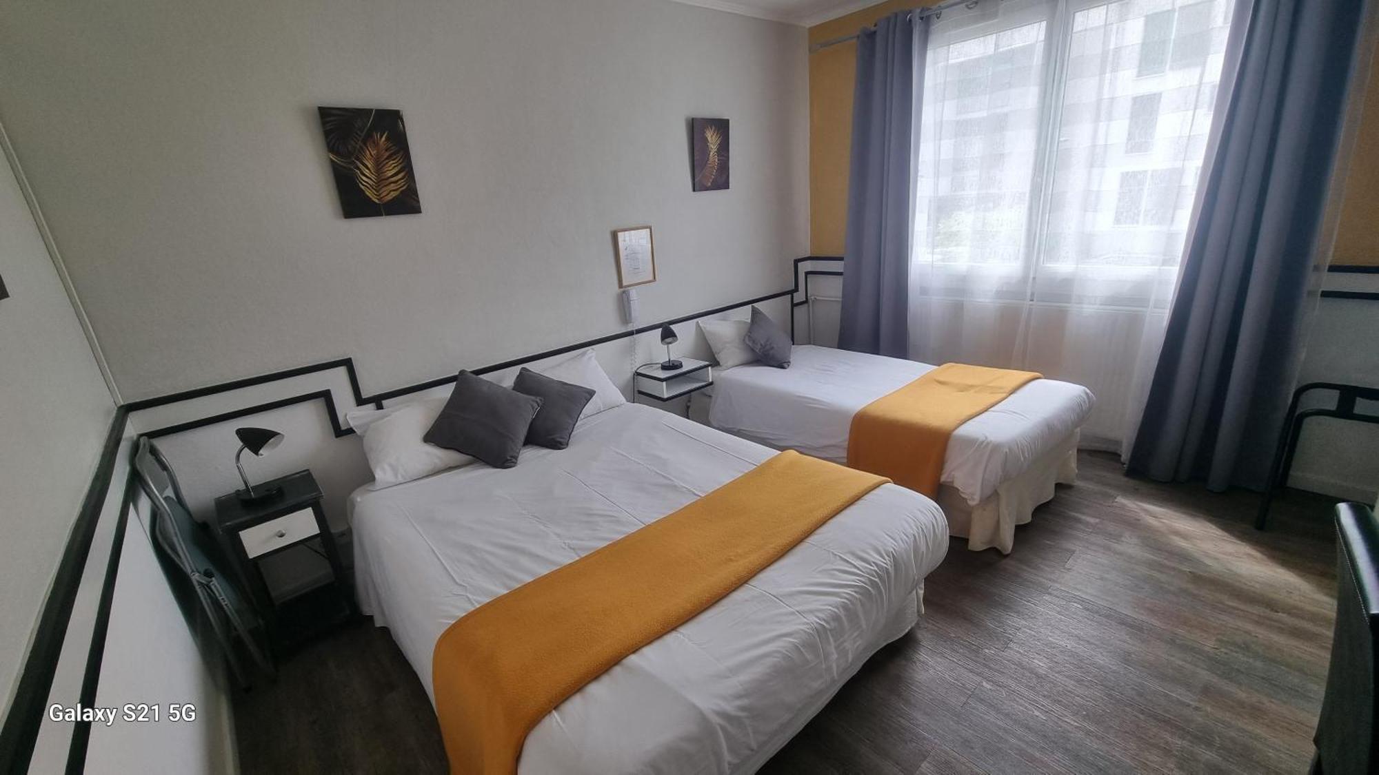 Hotel Du Tricastin П'єрлат Екстер'єр фото